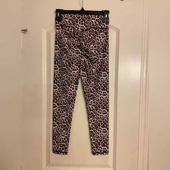 zyia Active Leopard Brilliant Scrunchy What Hi-Rise 7/8 Leggings Size 4 - Picture 6 of 8
